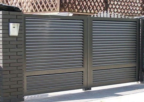 Распашные ворота жалюзи с типом заполнения Люкс 2500х1800 мм  в  Шахты! по низким ценам